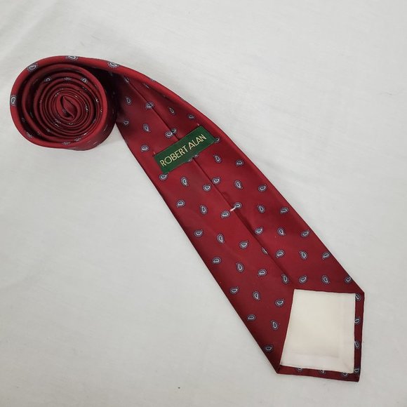 Robert Alan Poly Silk Necktie Red Paisley  Made in the U.S.A - Picture 3 of 7